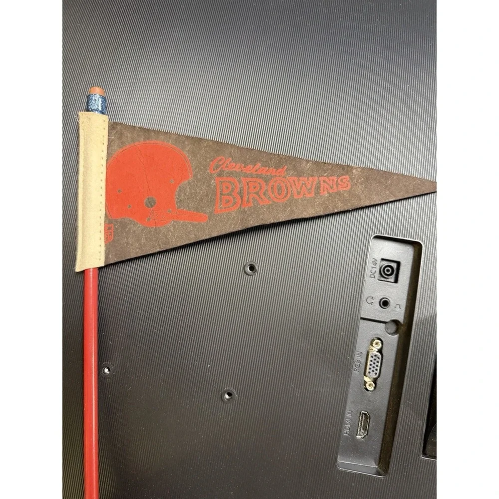 NFL Cleveland Browns Felt Mini Pennant Pencil‎ Vintage Retro Football Helmet